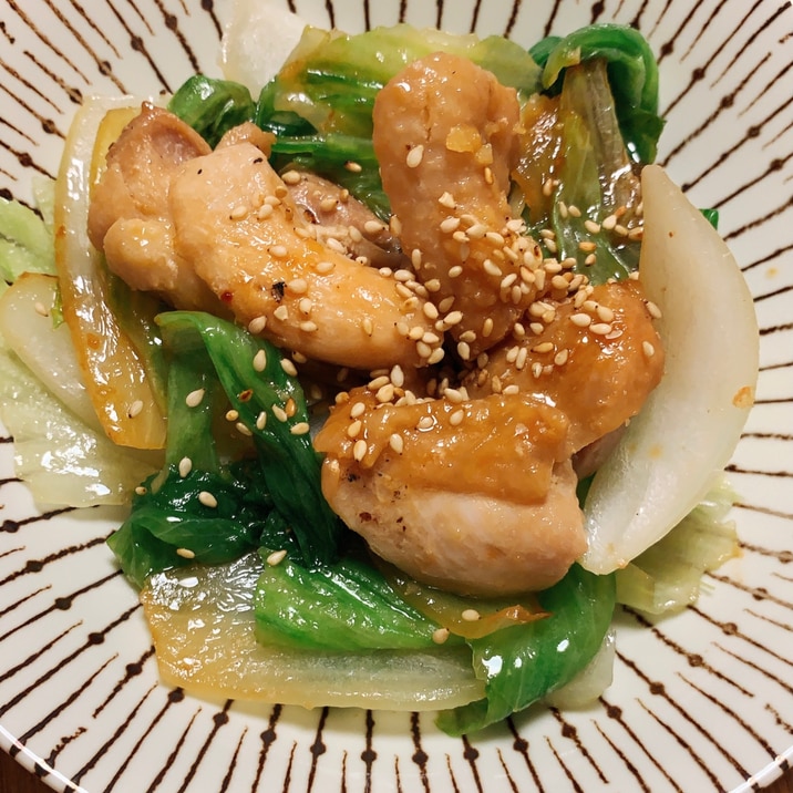 鶏肉とレタス&玉ねぎの優しいコンソメ炒め